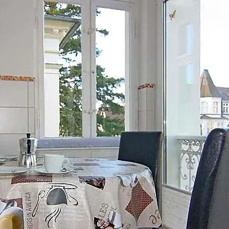 See-eck Im Zentrum Von Ahlbeck 4*
